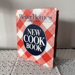 Better Homes and Gardens - New Cook Book - 80s Vintage